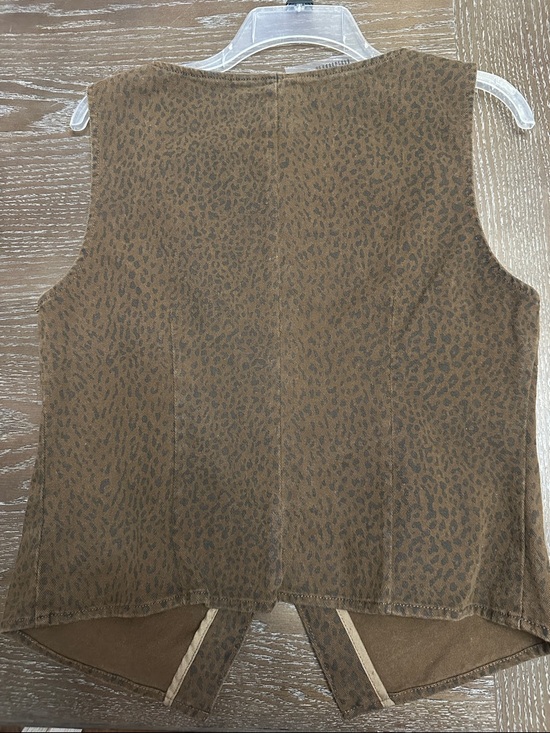 Le Lis Brown Leopard-Print Button Front Vest - Picture 2 of 2